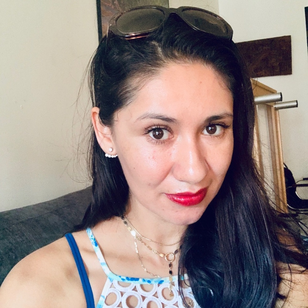 Meet your Posher, Alejandra